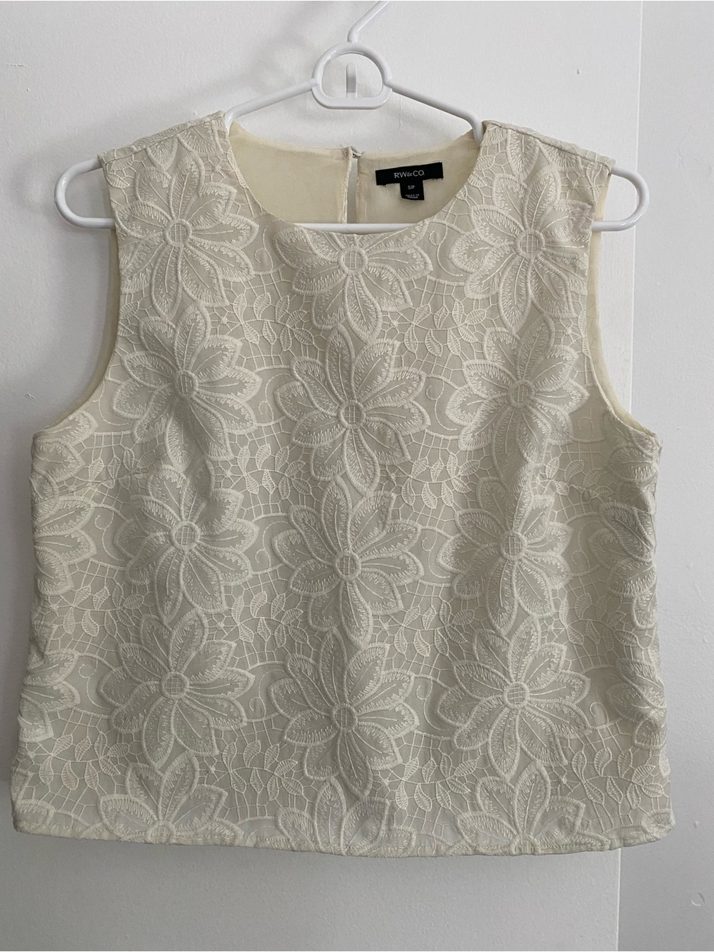 RW&CO. Cream Floral Lace Camisole Top
